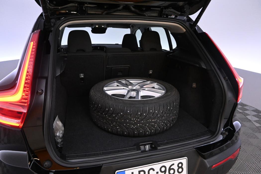 VOLVO XC40 2022