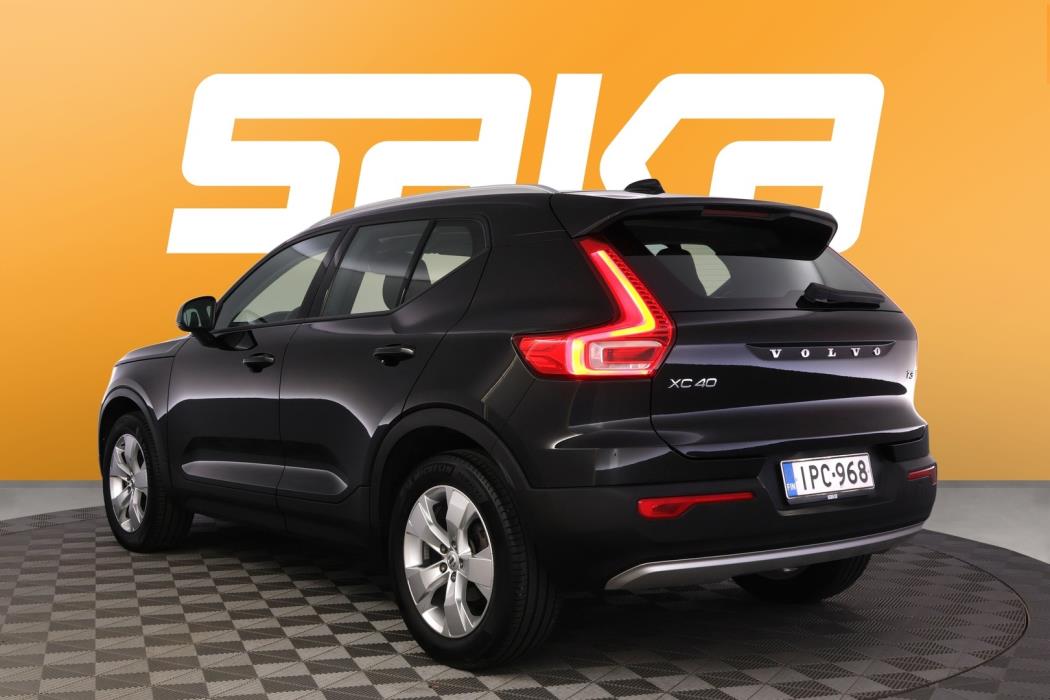 VOLVO XC40 2022