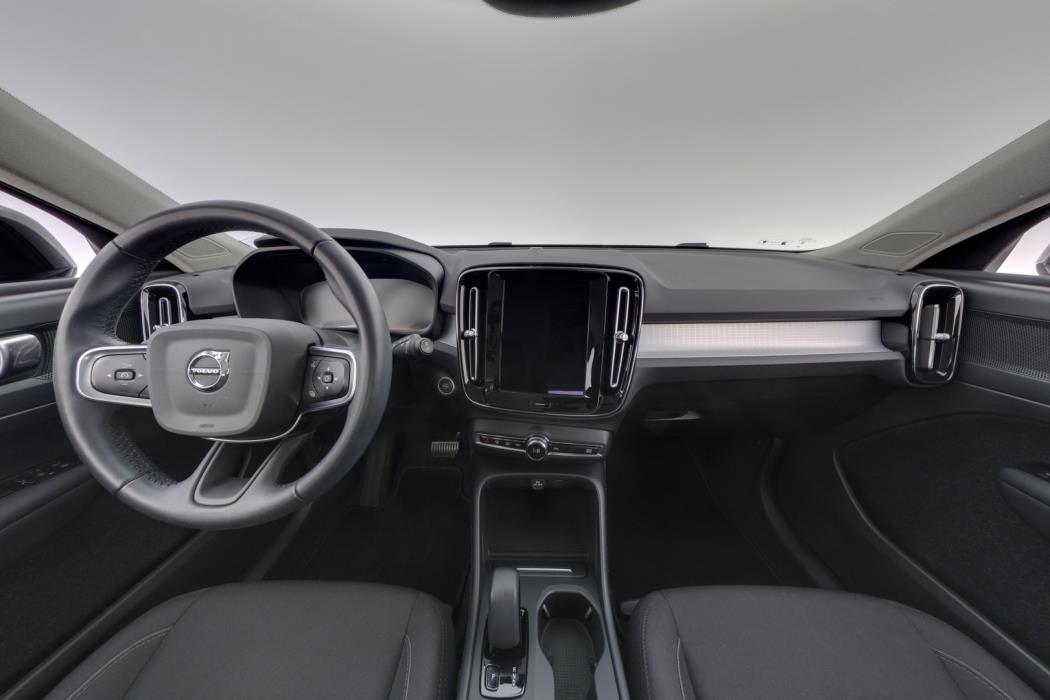 VOLVO XC40 2022