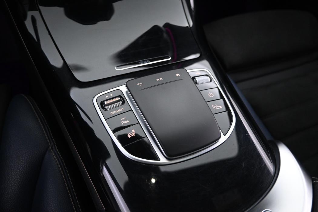 MERCEDES-BENZ EQC 2020