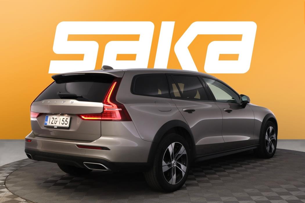 VOLVO V60 Cross Country 2021