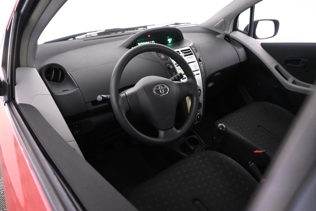 TOYOTA Yaris 2007