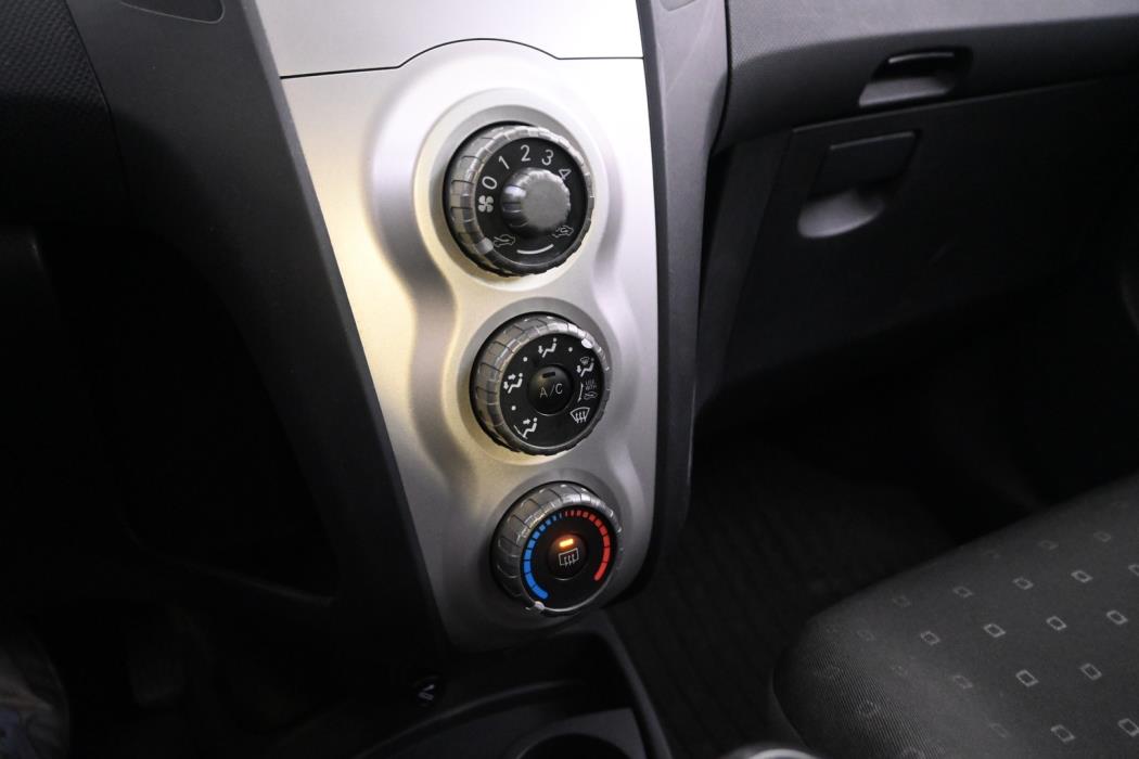 TOYOTA Yaris 2007