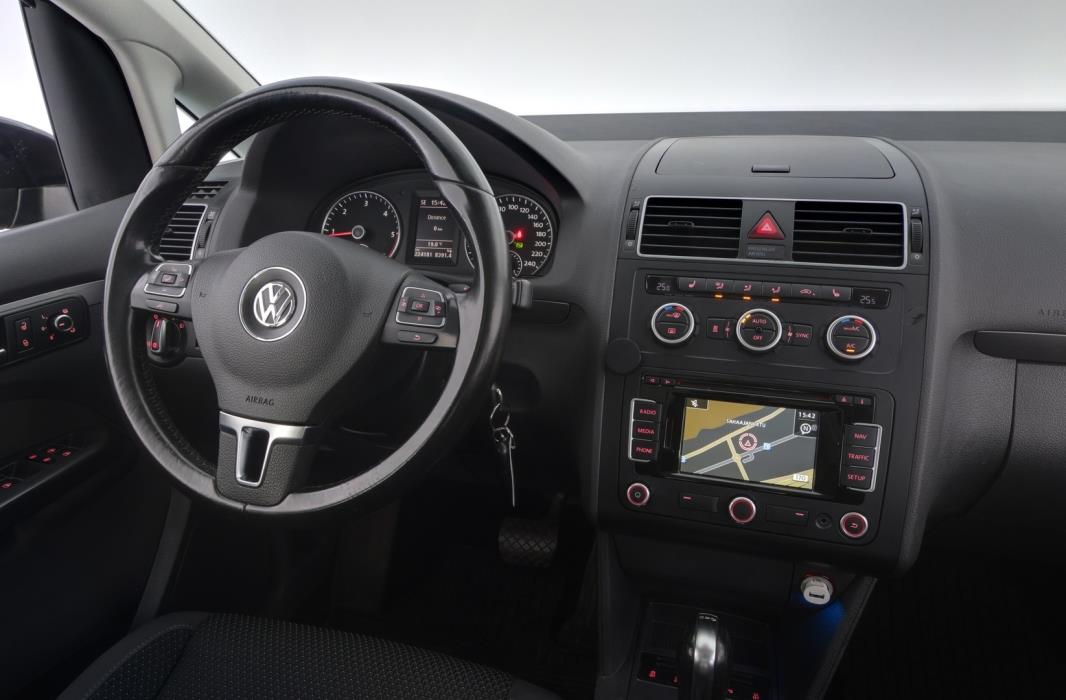 VOLKSWAGEN Touran 2014