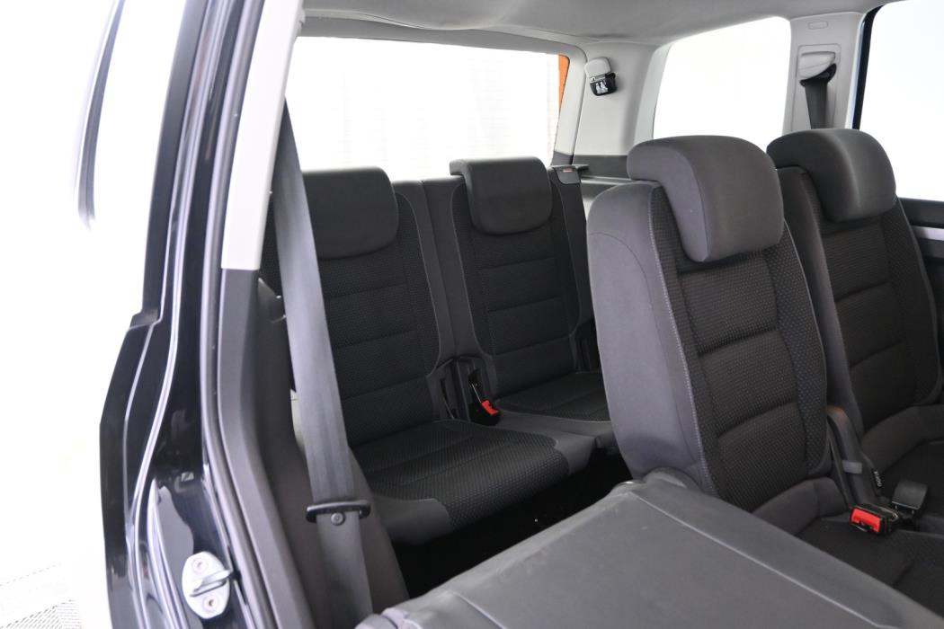 VOLKSWAGEN Touran 2014