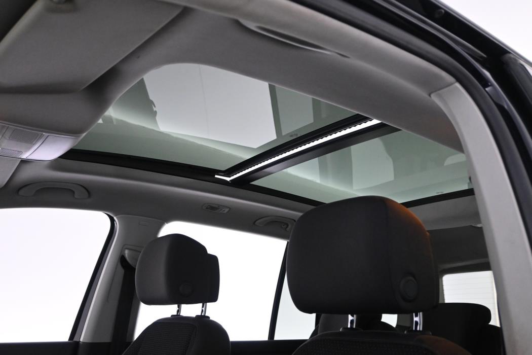 VOLKSWAGEN Touran 2014