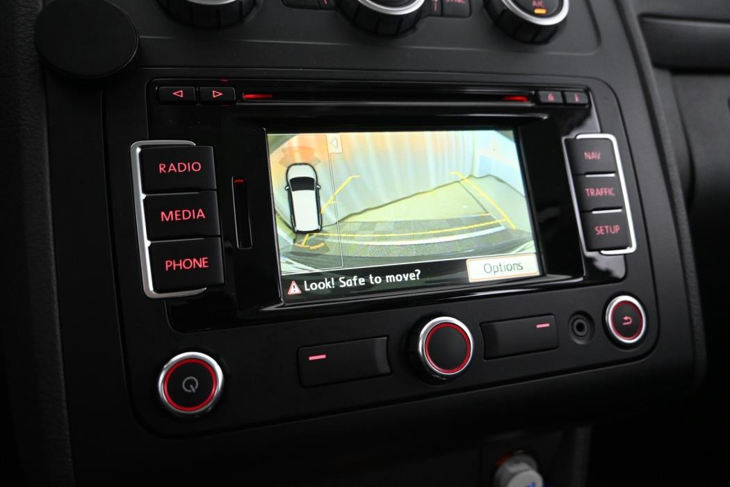 VOLKSWAGEN Touran 2014