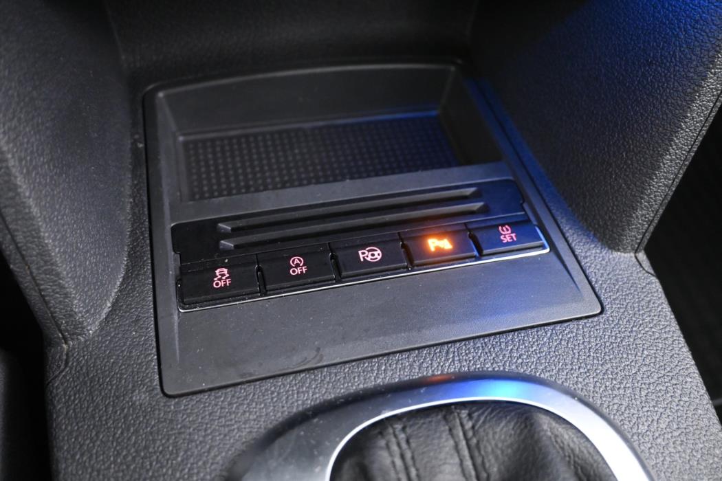 VOLKSWAGEN Touran 2014