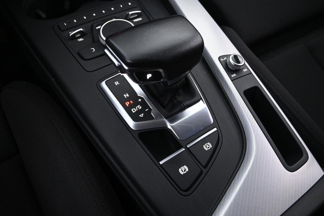 AUDI A4 2016