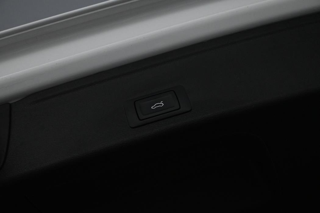 AUDI A4 2016