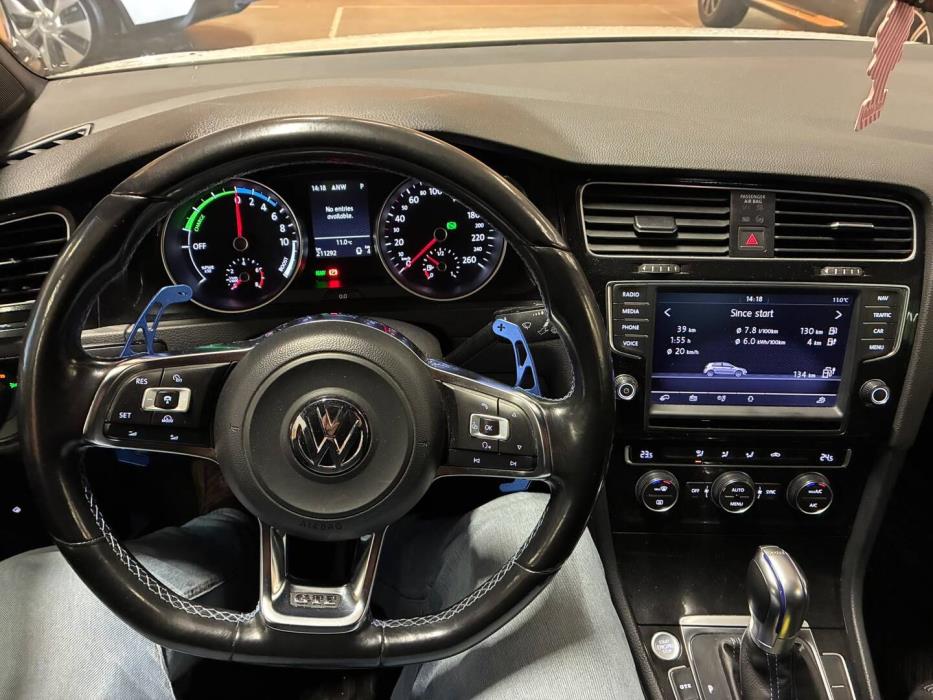 VOLKSWAGEN Golf 2014