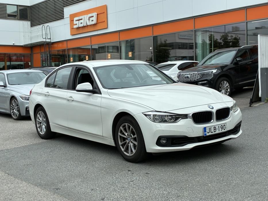 BMW 318 2019