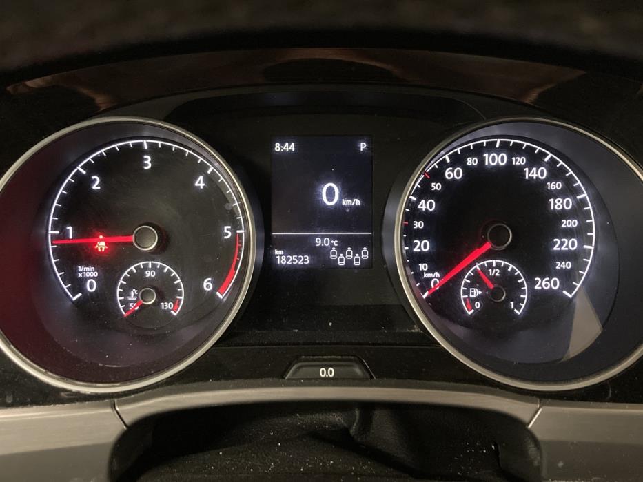 VOLKSWAGEN Touran 2019