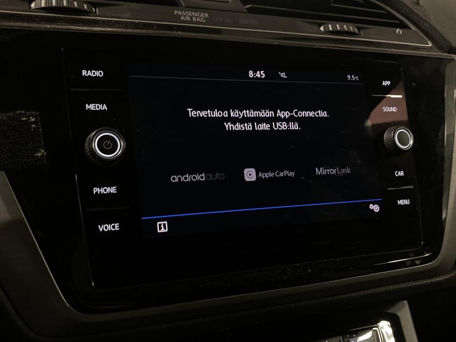 VOLKSWAGEN Touran 2019