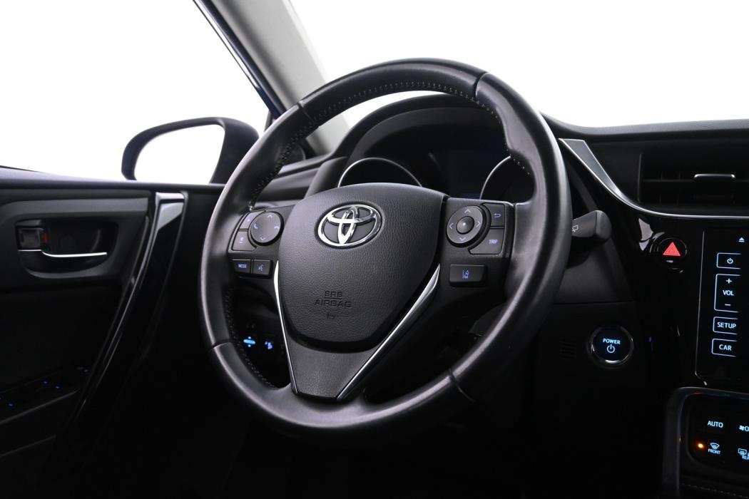 TOYOTA Auris 2017