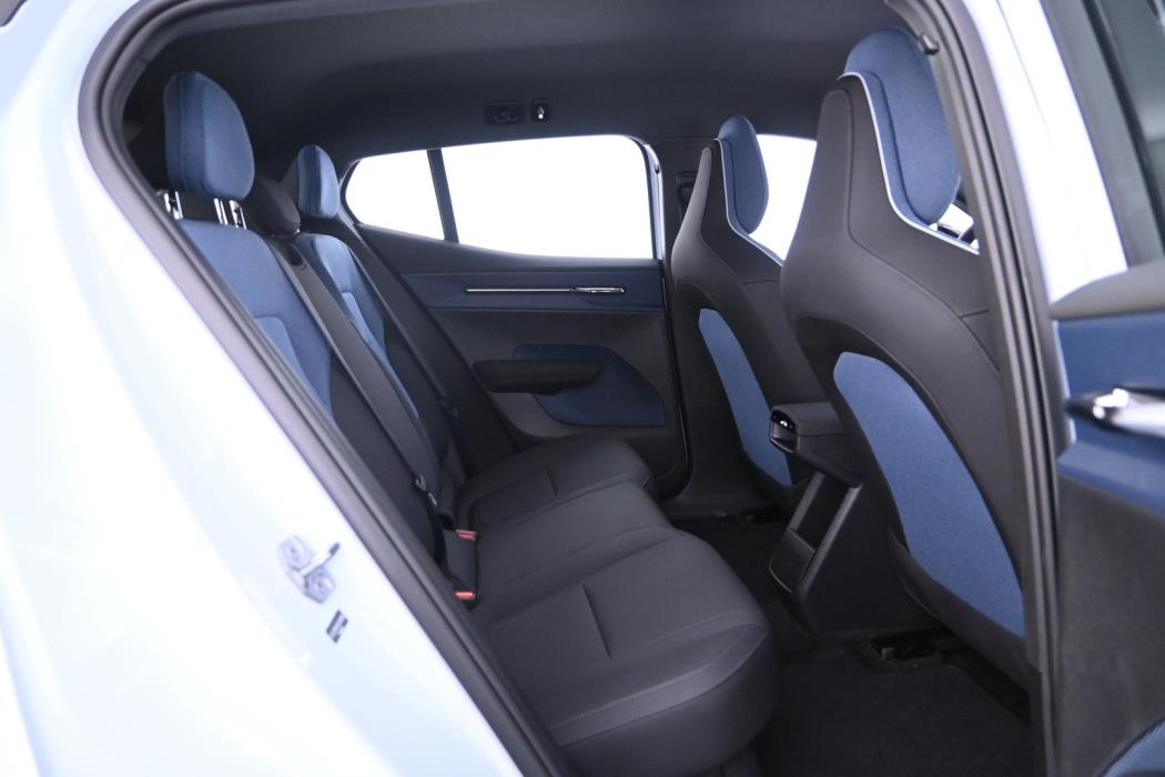 VOLVO EX30 2025