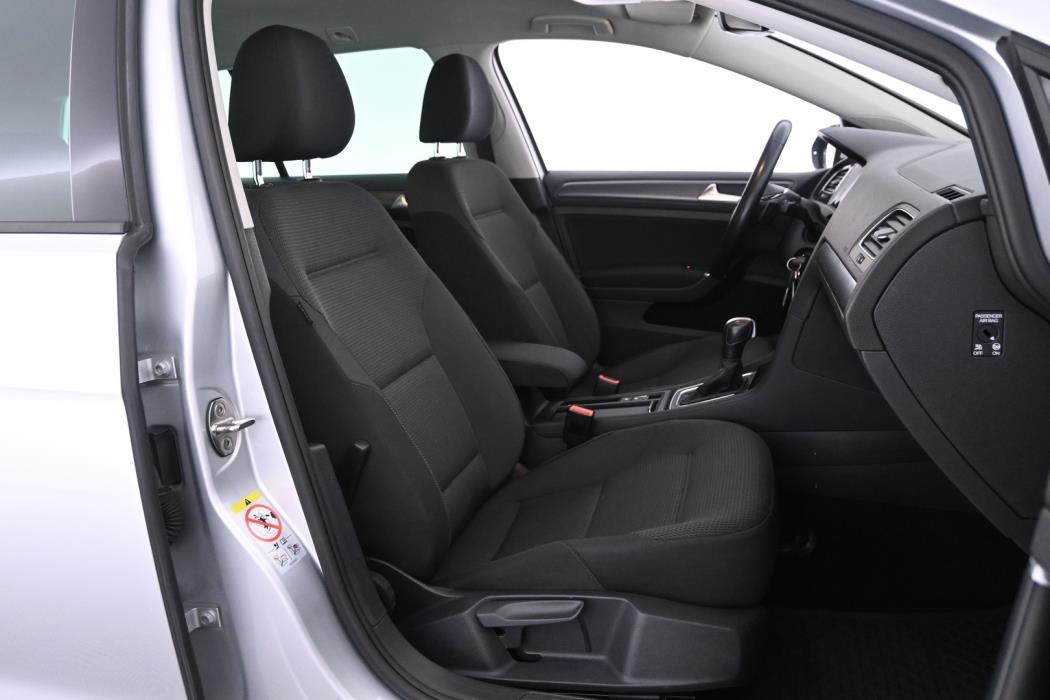 VOLKSWAGEN Golf 2020