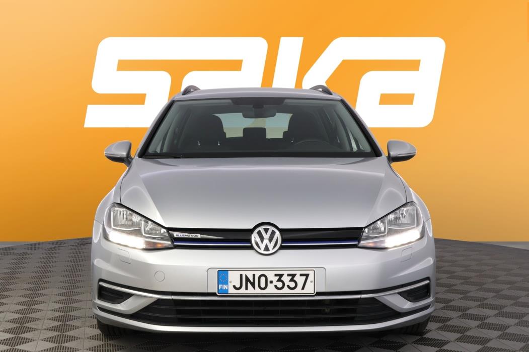 VOLKSWAGEN Golf 2020