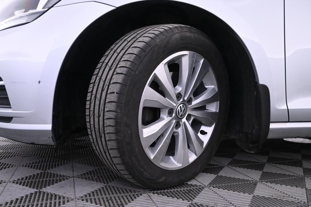 VOLKSWAGEN Golf 2020