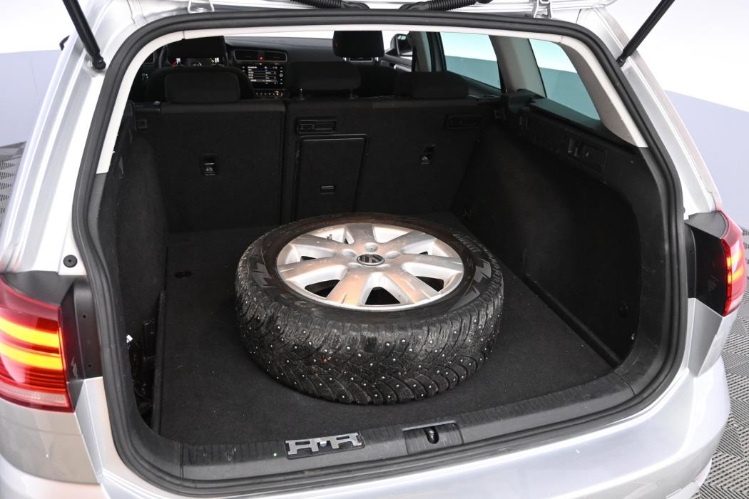 VOLKSWAGEN Golf 2020