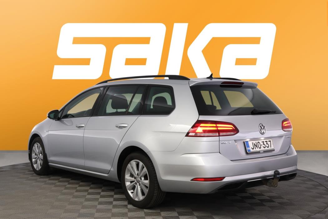 VOLKSWAGEN Golf 2020