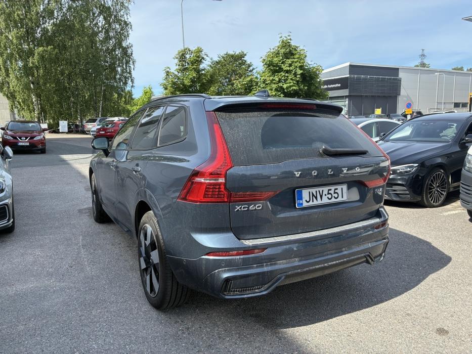 VOLVO XC60 2025