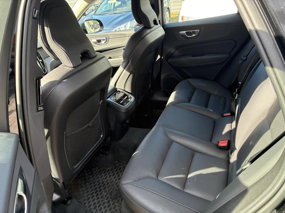 VOLVO XC60 2023