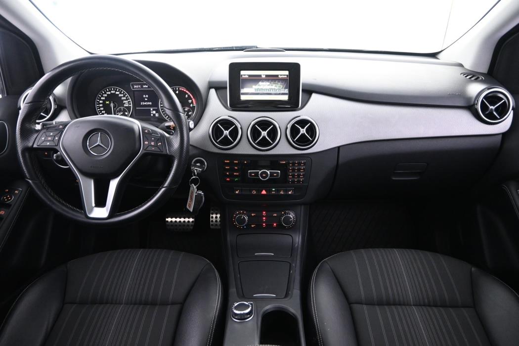 MERCEDES-BENZ B 2013