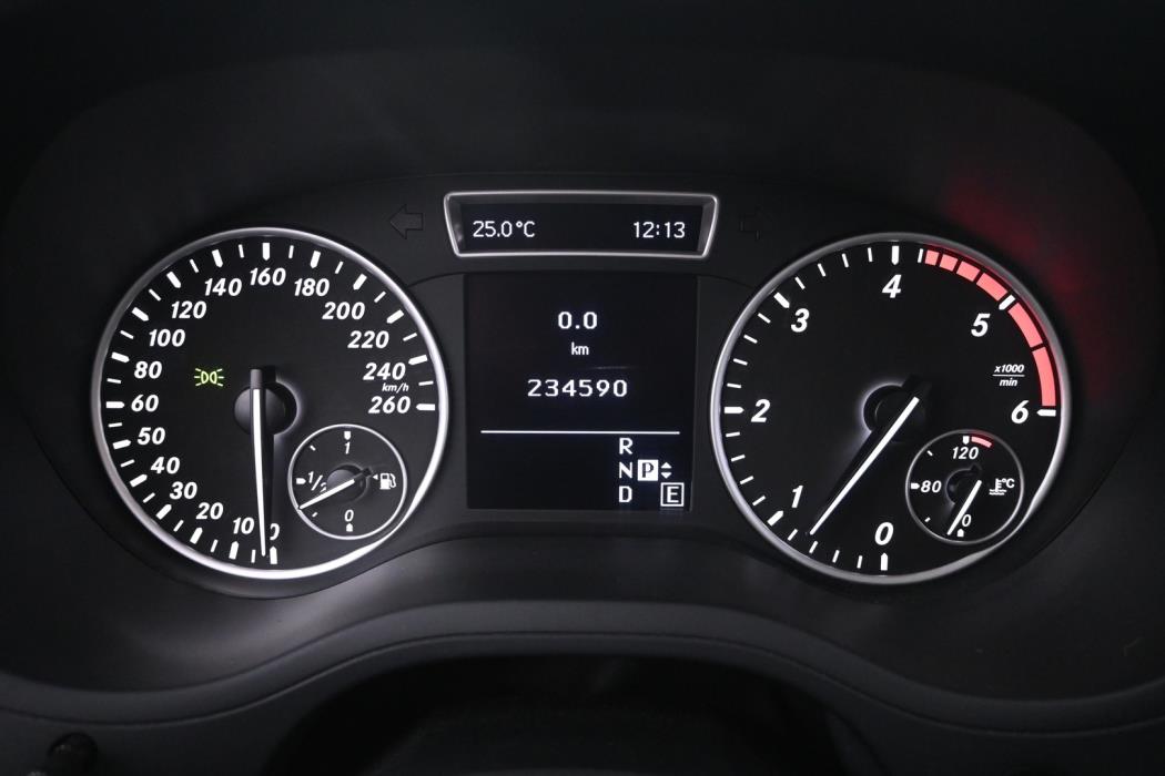 MERCEDES-BENZ B 2013