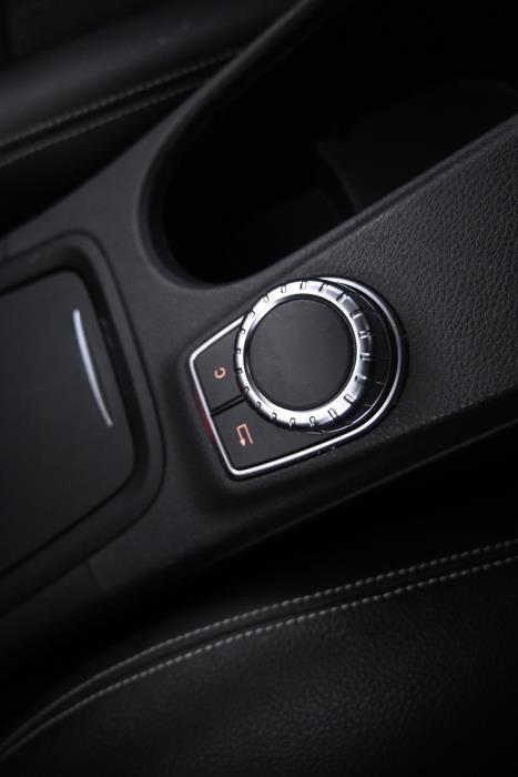 MERCEDES-BENZ B 2013