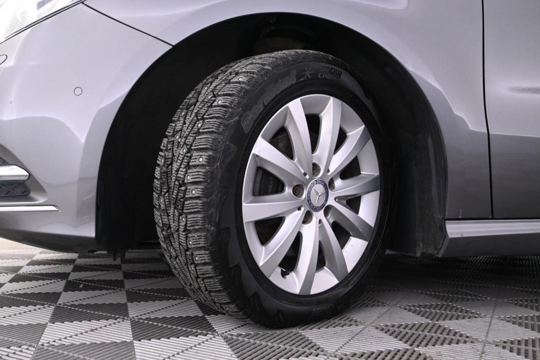 MERCEDES-BENZ B 2013