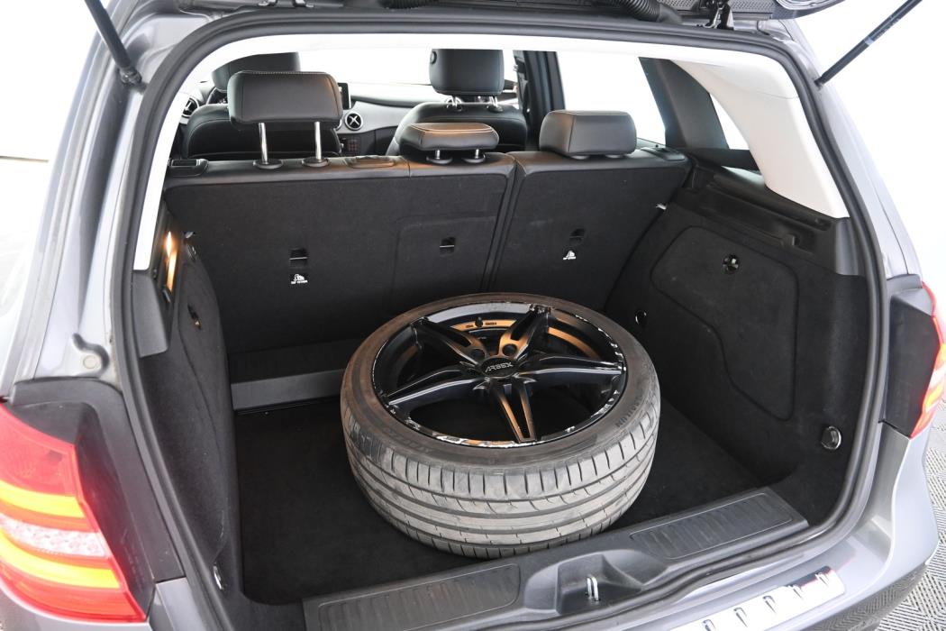 MERCEDES-BENZ B 2013