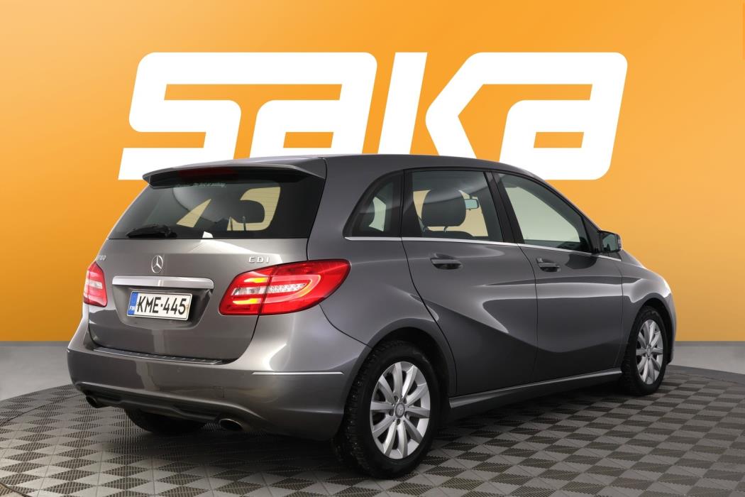 MERCEDES-BENZ B 2013