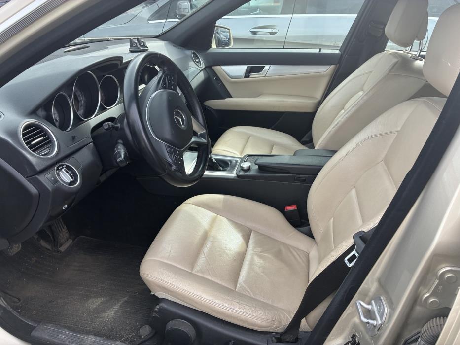 MERCEDES-BENZ C 2012