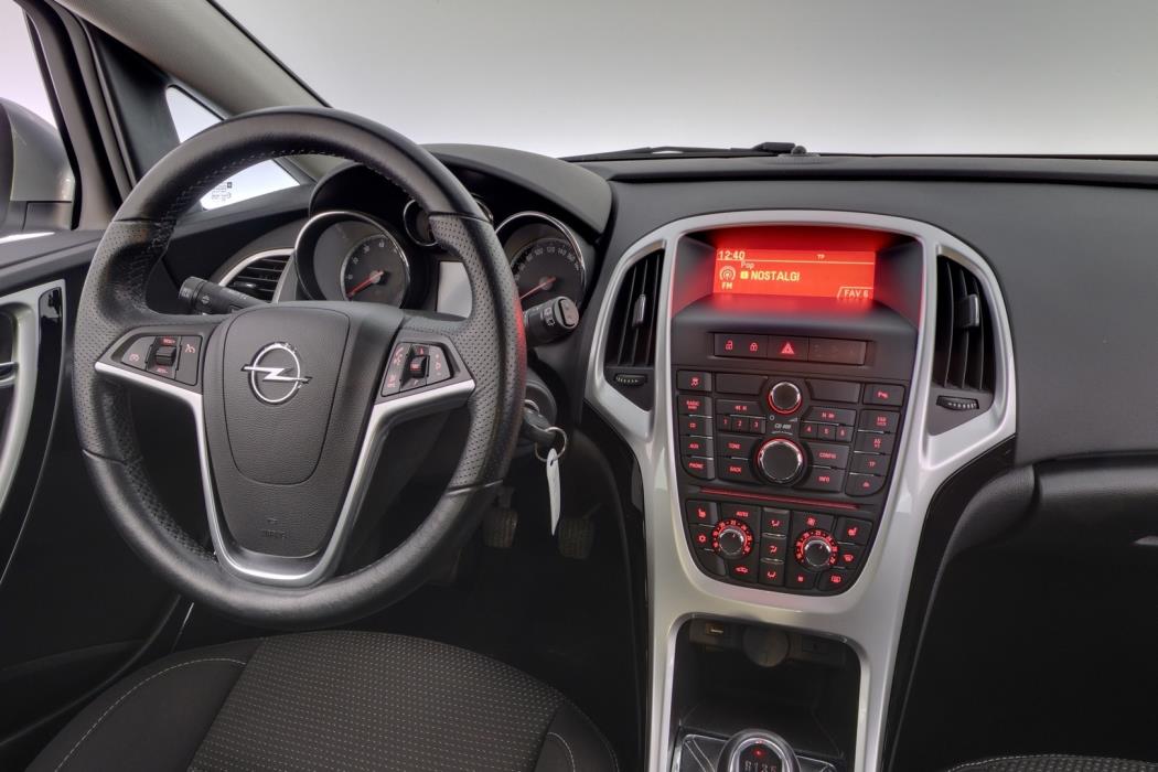 OPEL Astra 2012