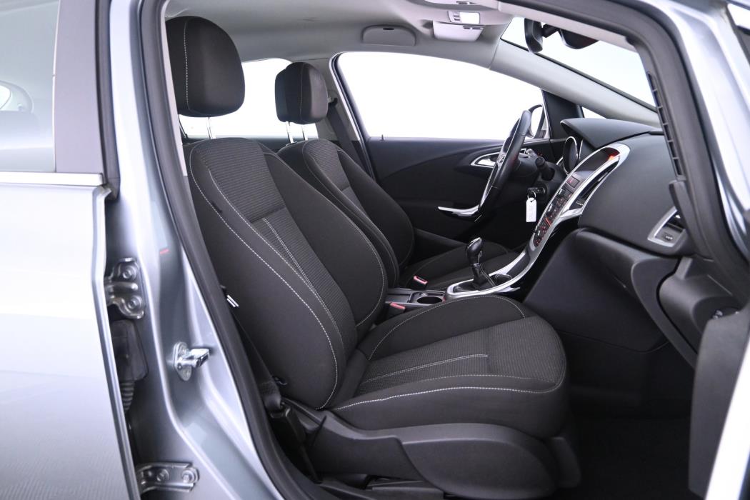 OPEL Astra 2012