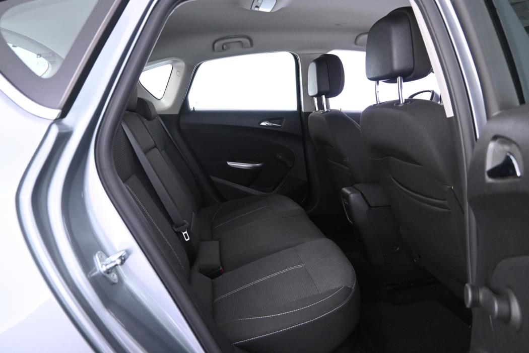 OPEL Astra 2012