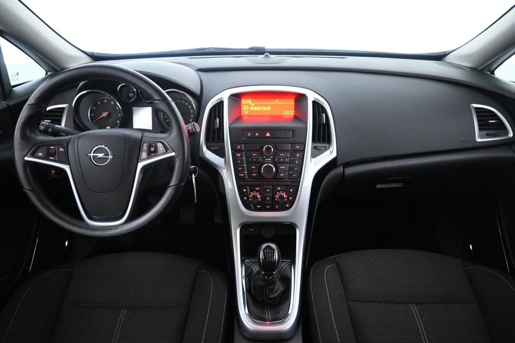 OPEL Astra 2012