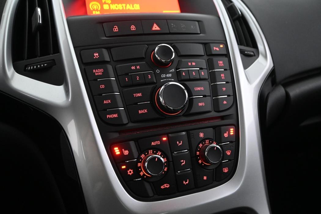 OPEL Astra 2012