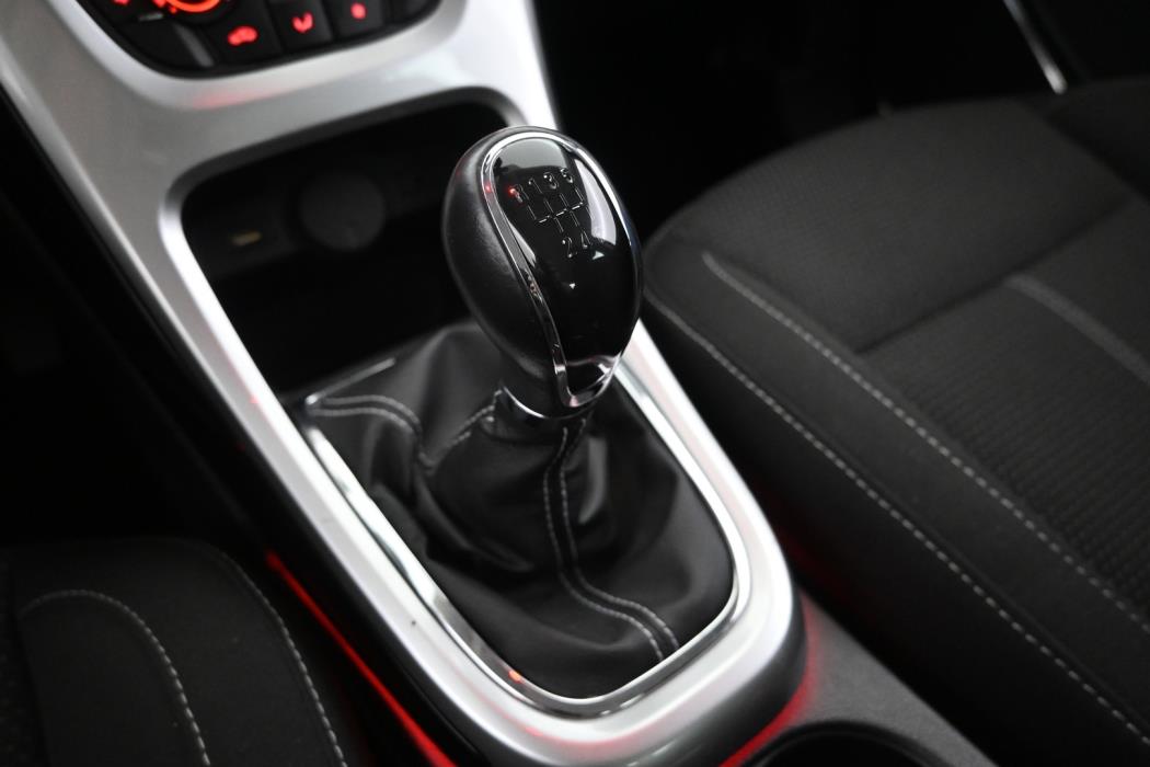 OPEL Astra 2012