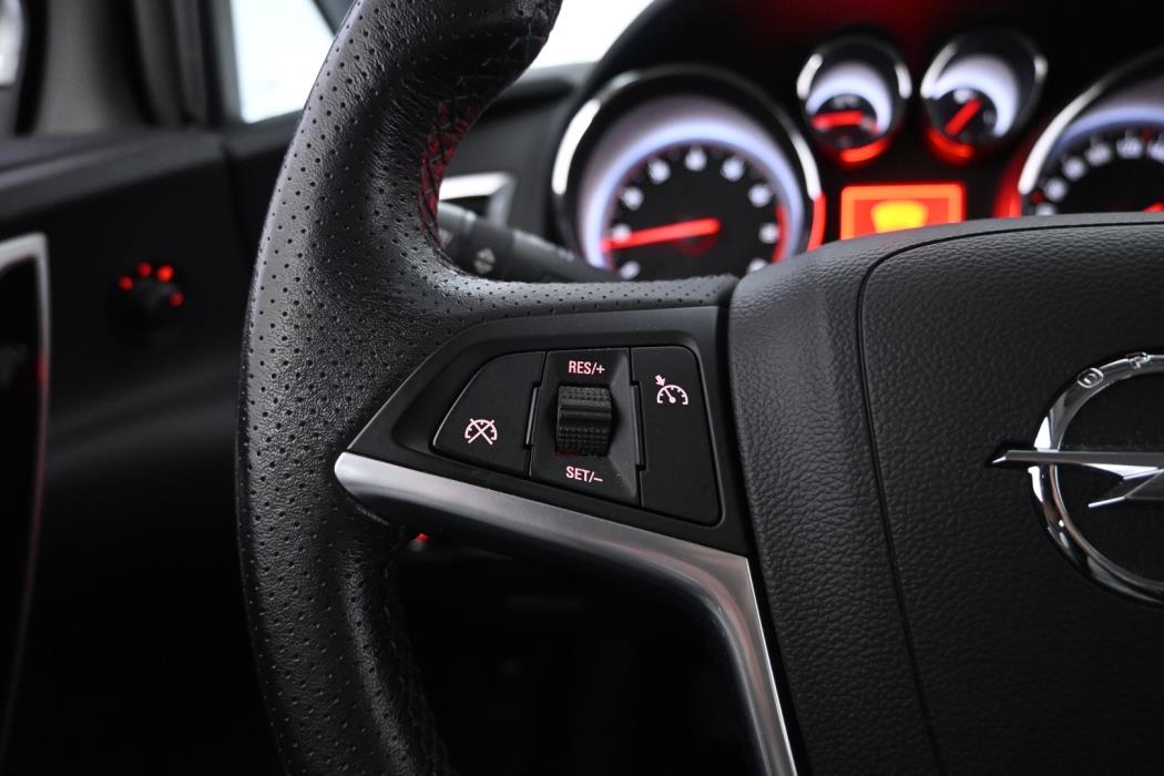 OPEL Astra 2012