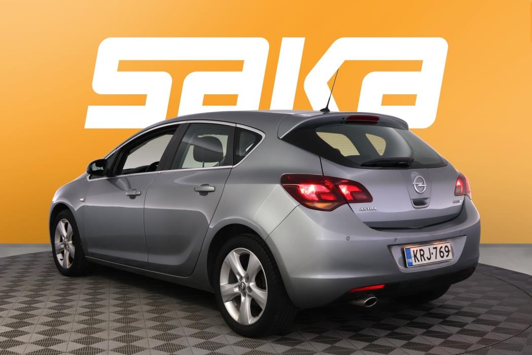 OPEL Astra 2012