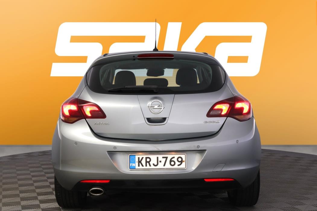 OPEL Astra 2012