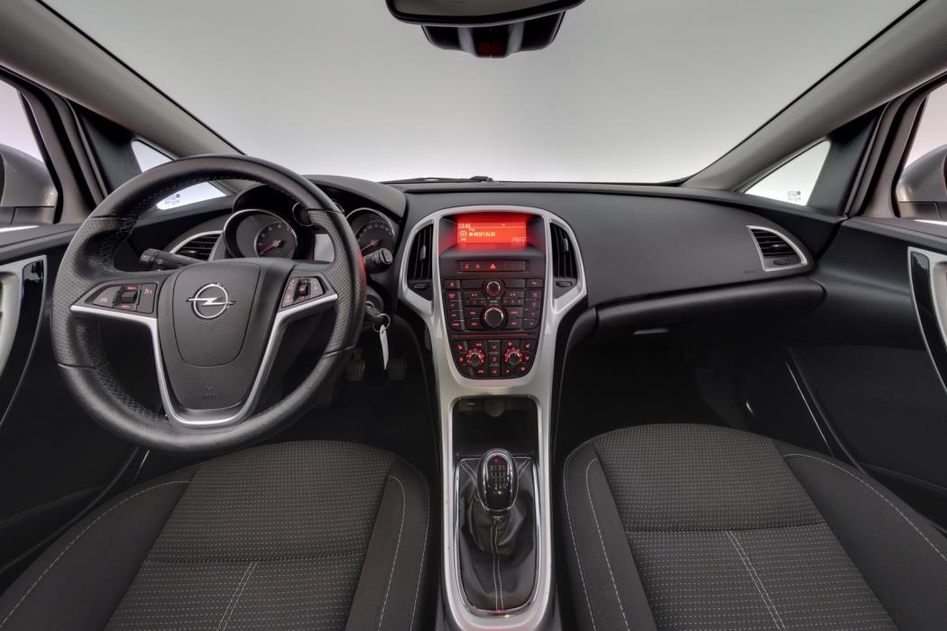 OPEL Astra 2012