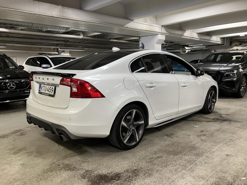 VOLVO S60 2015