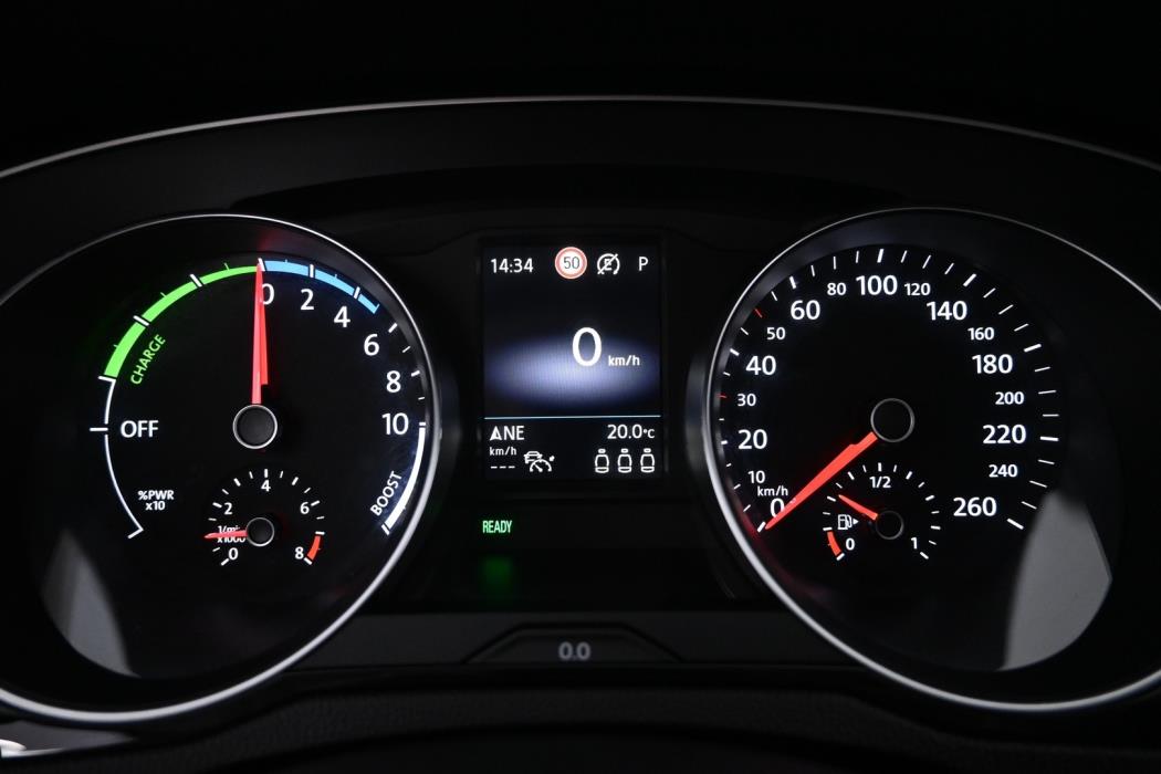 VOLKSWAGEN Passat 2020