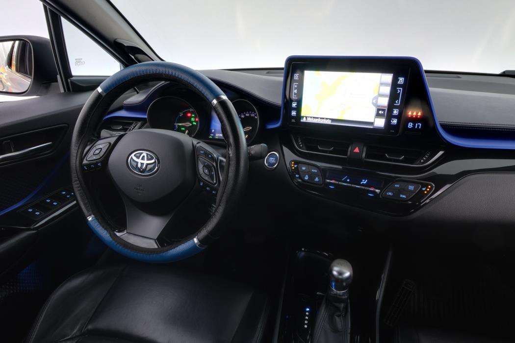TOYOTA C-HR 2017