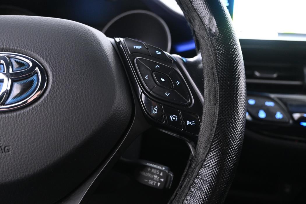 TOYOTA C-HR 2017