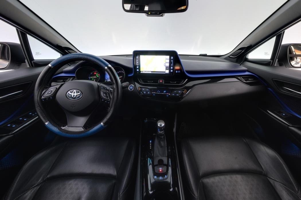 TOYOTA C-HR 2017