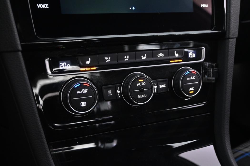VOLKSWAGEN Golf 2018